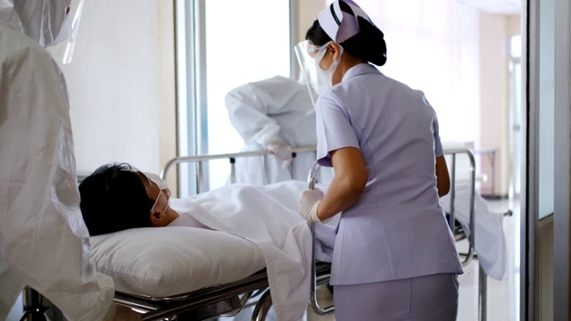急诊病人与医生和护士在医院