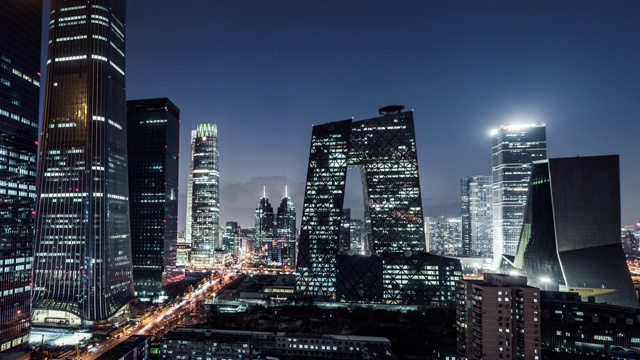 T/L鸟瞰图北京天际线和市中心在晚上/北京，中国