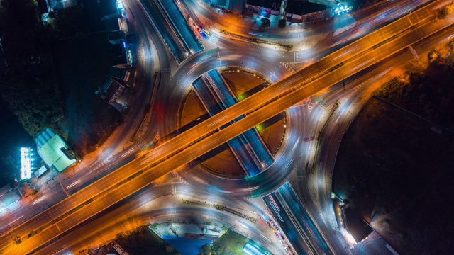 詳情圖-航拍延時或超延時道路交通交叉口的運(yùn)動，電信和交通的概念