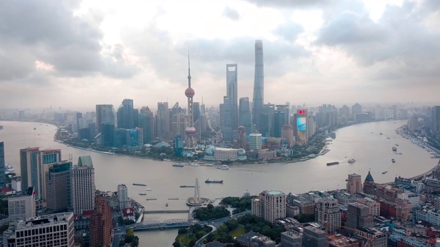 詳情圖-上海的天際線，令人驚嘆的摩天大樓聳立在鹿浦河之上