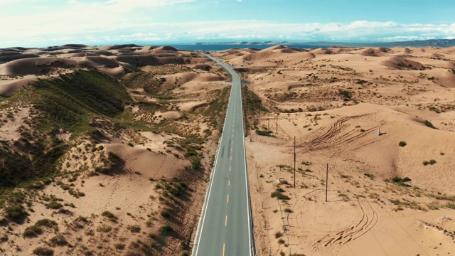 中国青海省沙漠公路