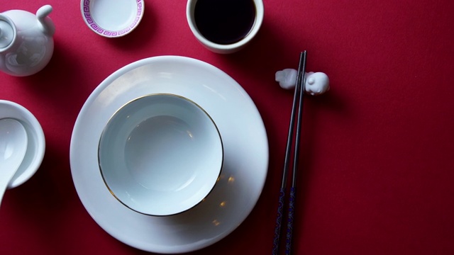详情图-餐桌摆好筷子