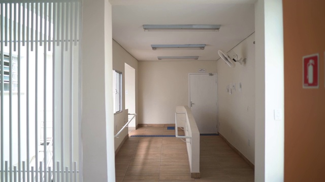 空的学校走廊
