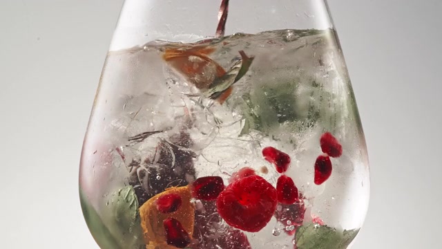 详情图-激动人心的鸡尾酒