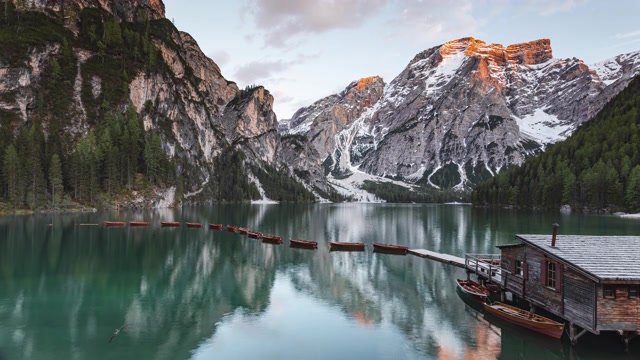 詳情圖-意大利Dolomites的Lago,di,braes從白天到夜晚的時(shí)間流逝