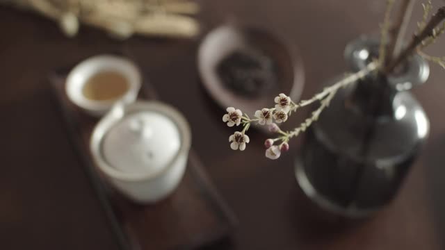 从热腾腾的中国茶到插花