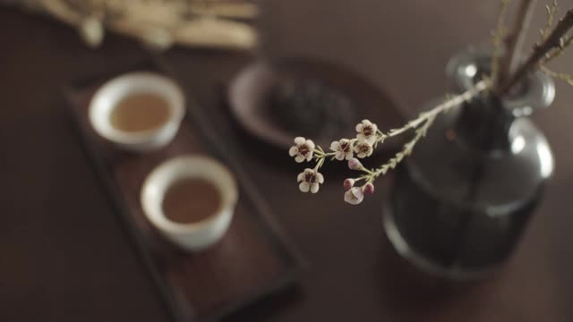 从热腾腾的中国茶到插花