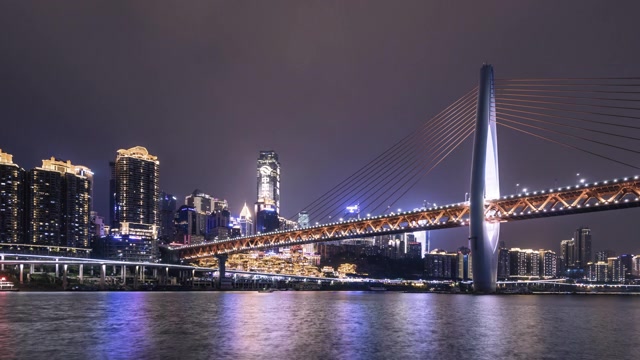 详情图-中国重庆的前门大桥和城市天际线