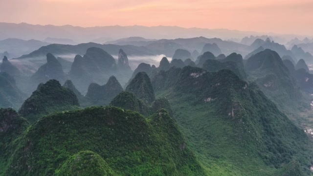 详情图-阳朔喀斯特峰林的黄昏