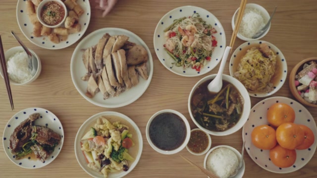 詳情圖-一家人在中國新年那天吃飯。