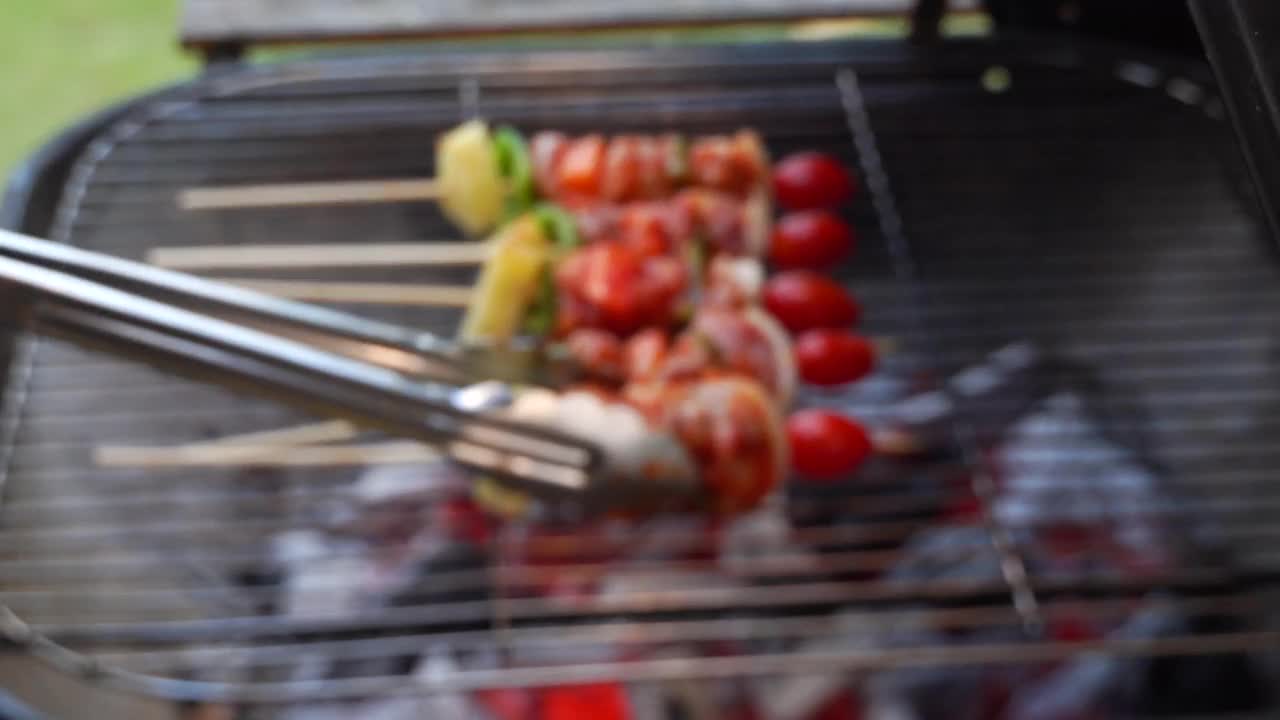野营和烹饪用烧烤炉烧烤
