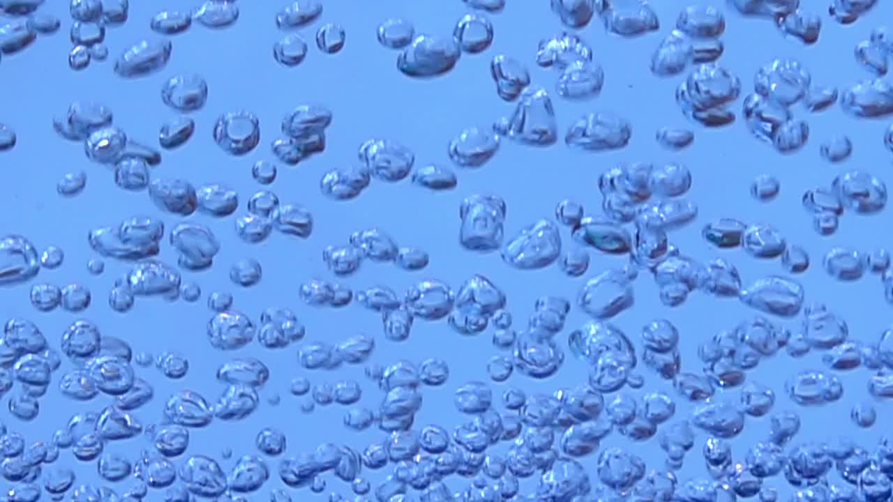 水里的气泡