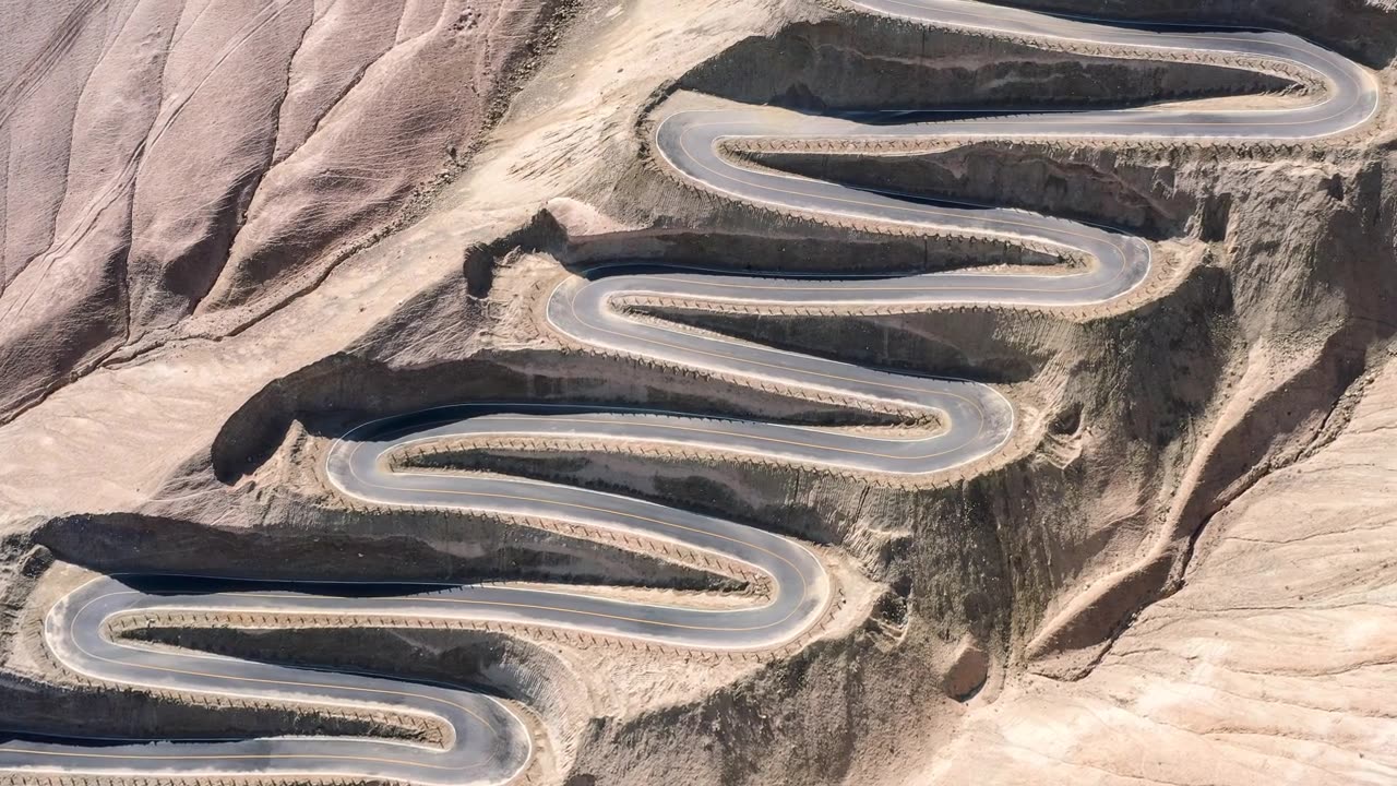 詳情圖-一條有600多個彎道的道路蜿蜒穿過帕米爾高原