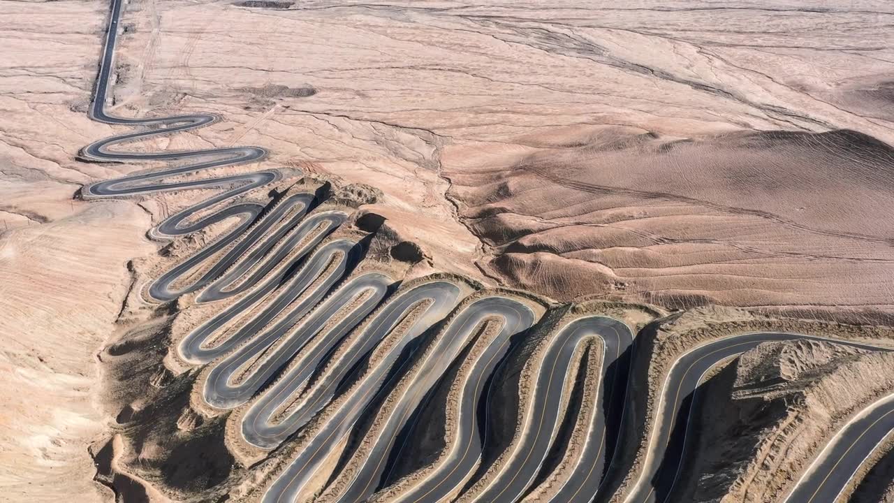 詳情圖-一條有600多個彎道的道路蜿蜒穿過帕米爾高原