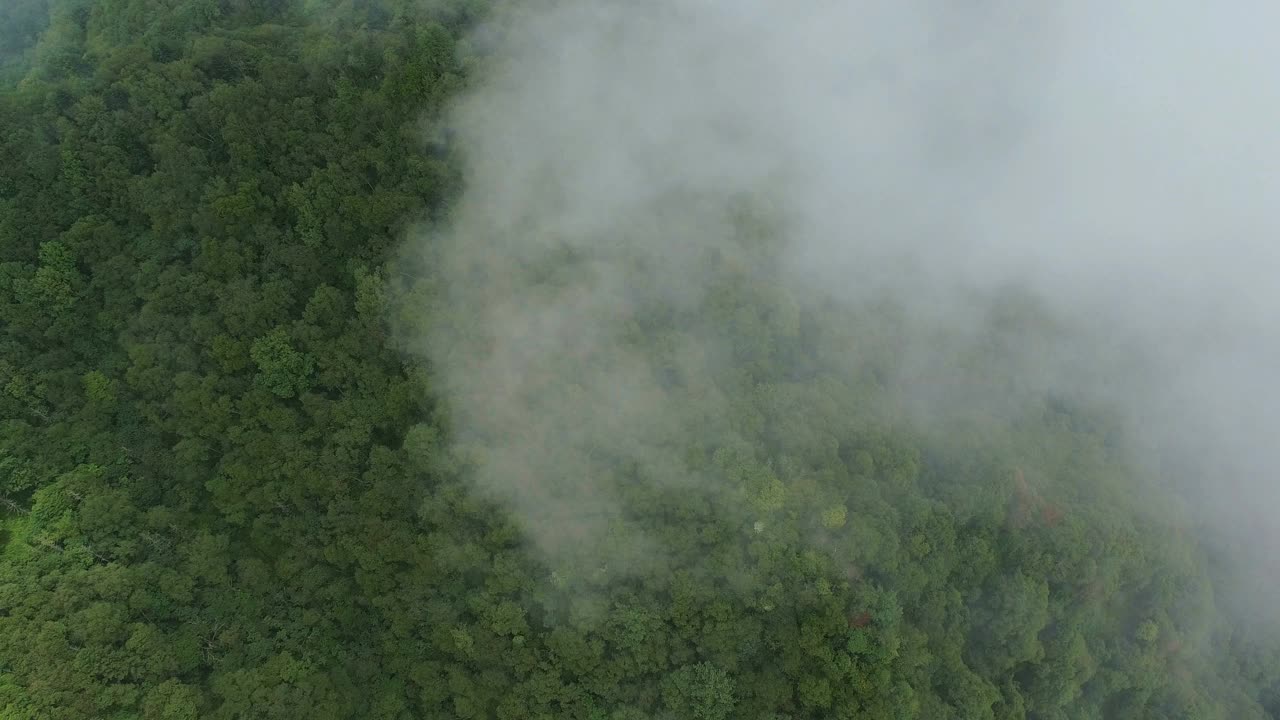 航拍中国陕西西安秦岭