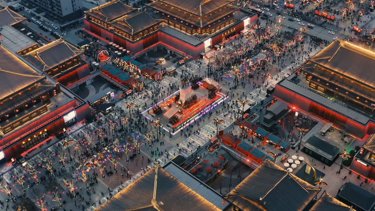 西安大唐光大夜景鸟瞰图。