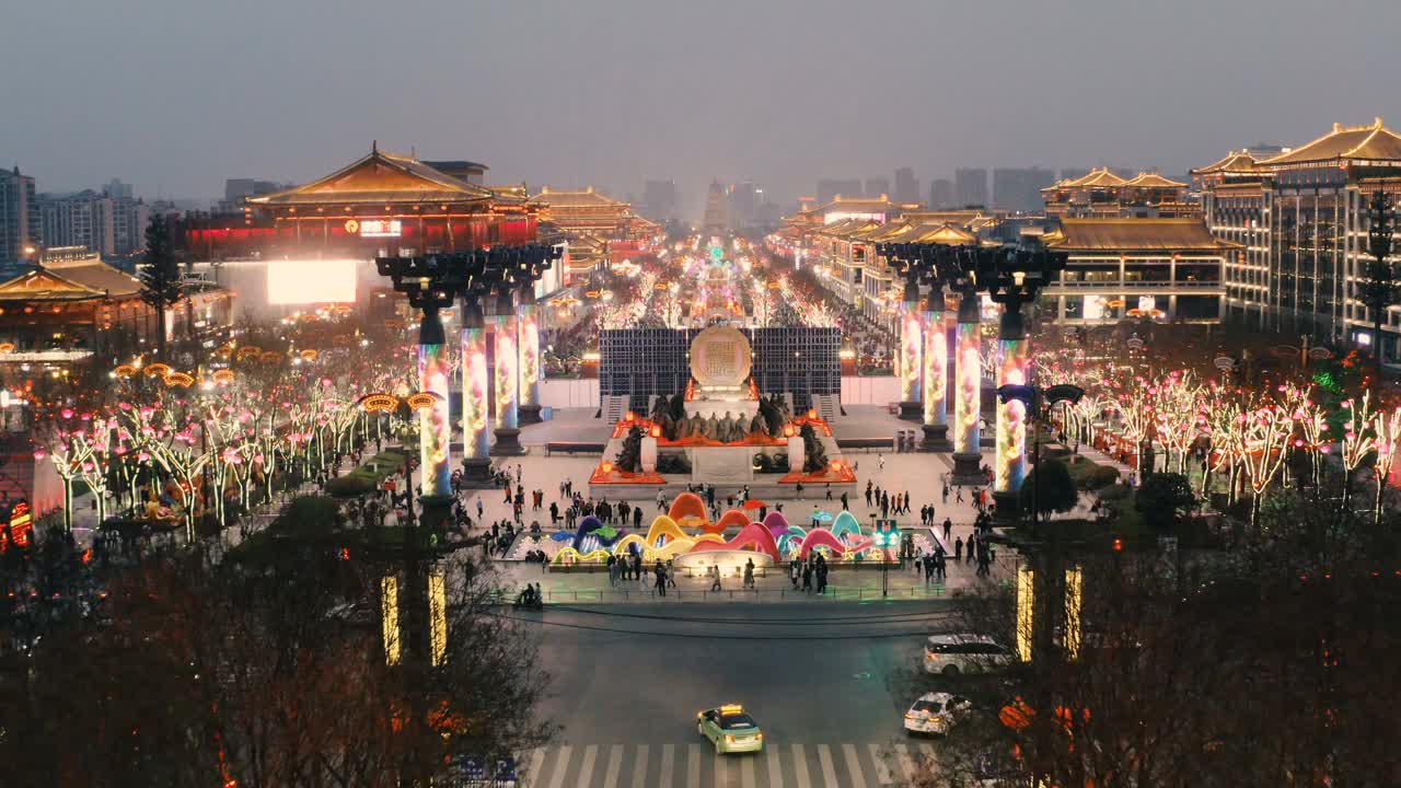 西安大唐光大夜景鸟瞰图。