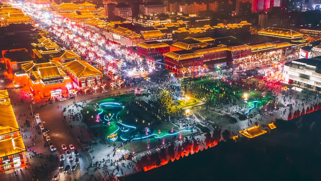 中國西安大唐光大夜景的延時鳥瞰圖