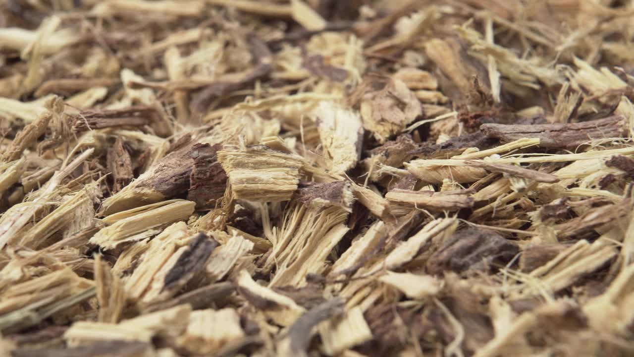 甘草。甘草。干甜根关闭。中国甘草