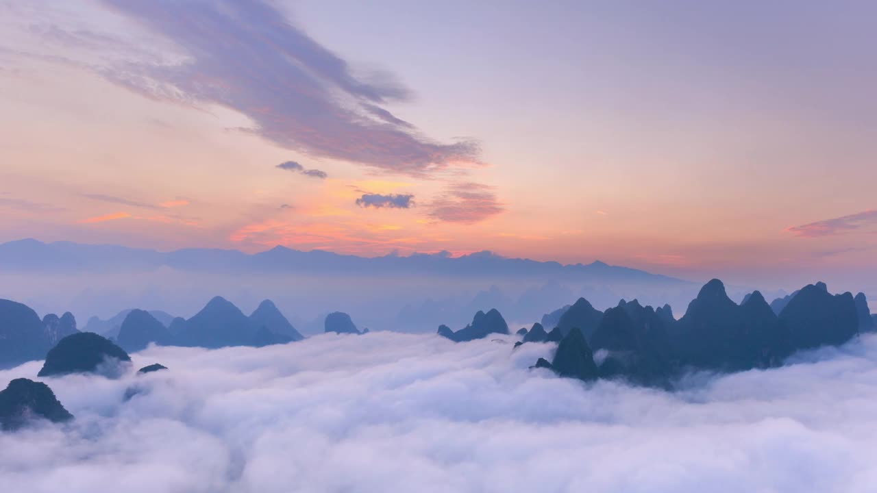延时拍摄美丽桂林的日出云海