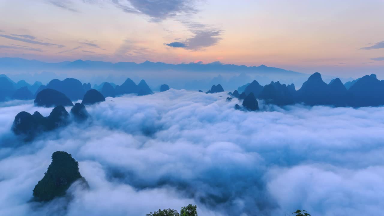 延时拍摄美丽桂林的日出云海