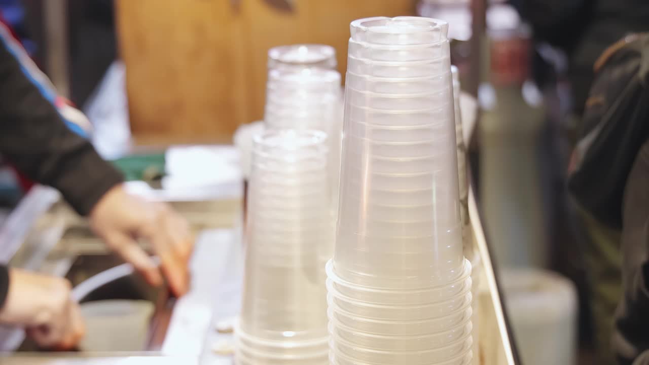 塑料杯的特写