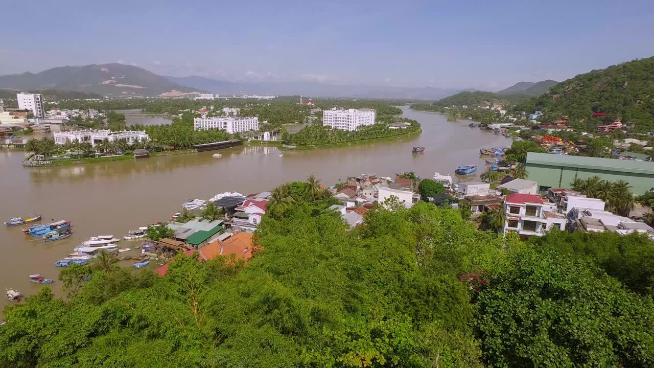 越南钦华省芽庄河