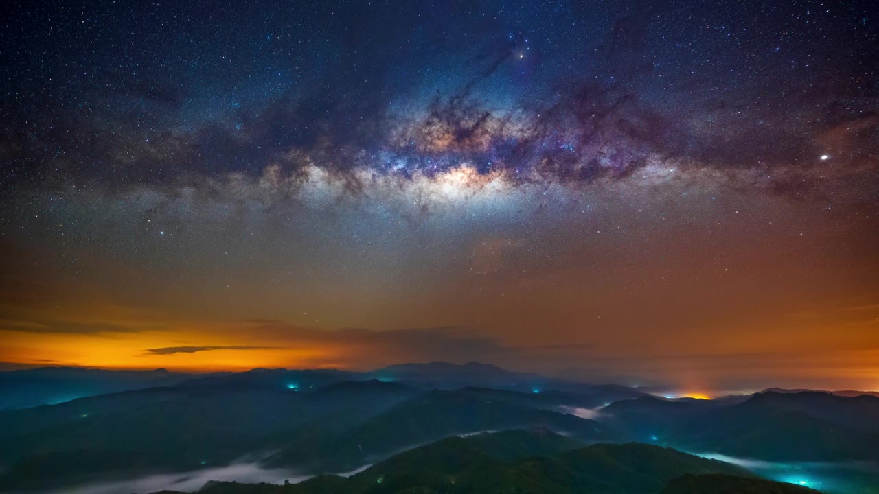 詳情圖-在泰國(guó)Yala的Gunung,siilipat山，銀河系和日出的4K時(shí)間間隔