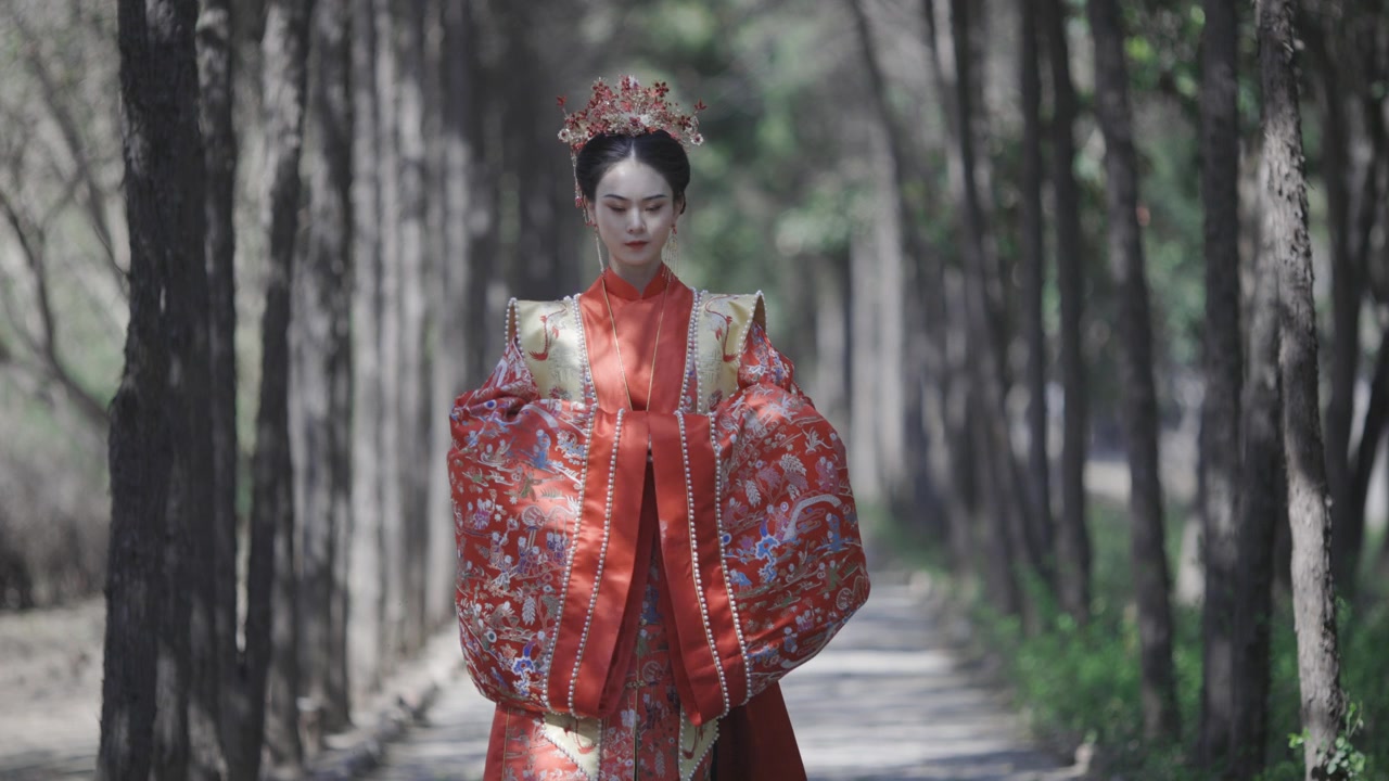 詳情圖-中國(guó)婦女穿著漢服，古代服裝