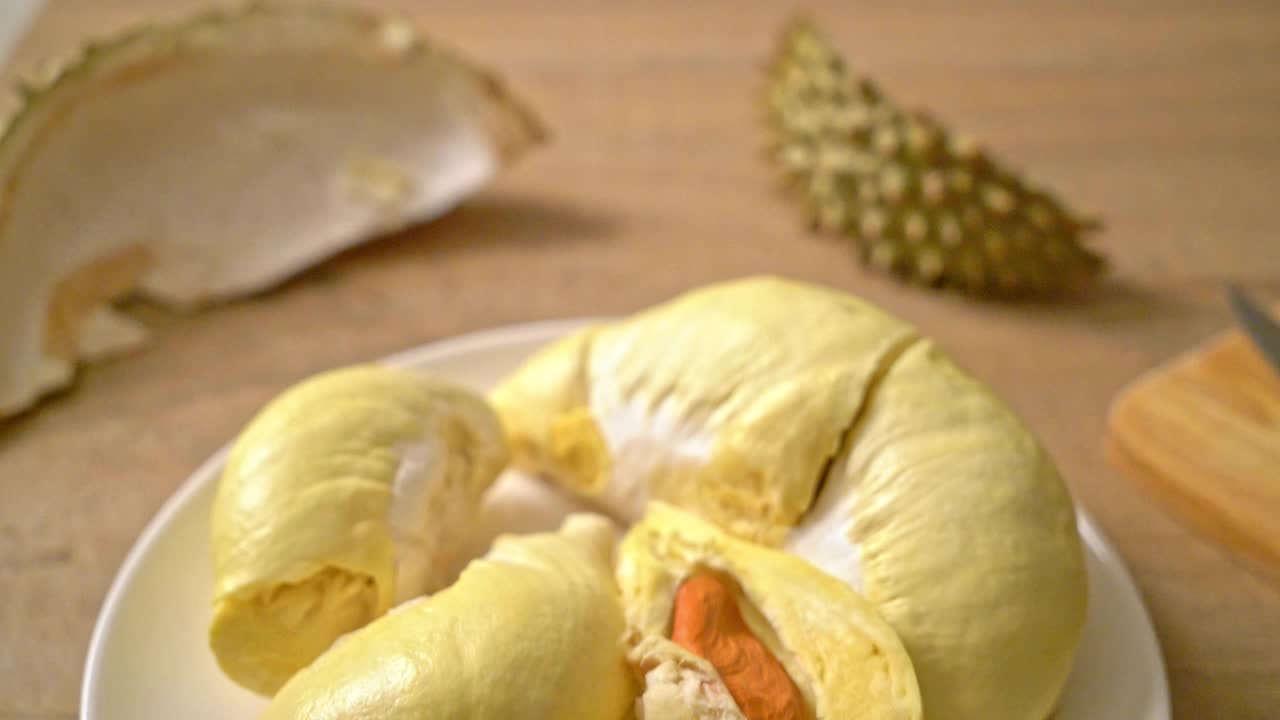榴莲成熟新鲜，榴莲果皮