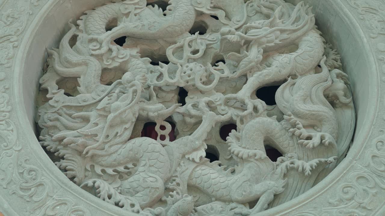 中国杭州灵隐寺墙上的浮雕。