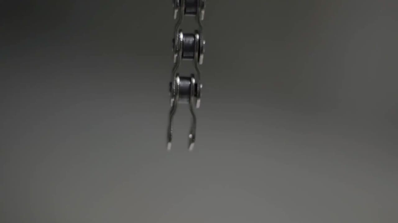 慢动作链条摆动