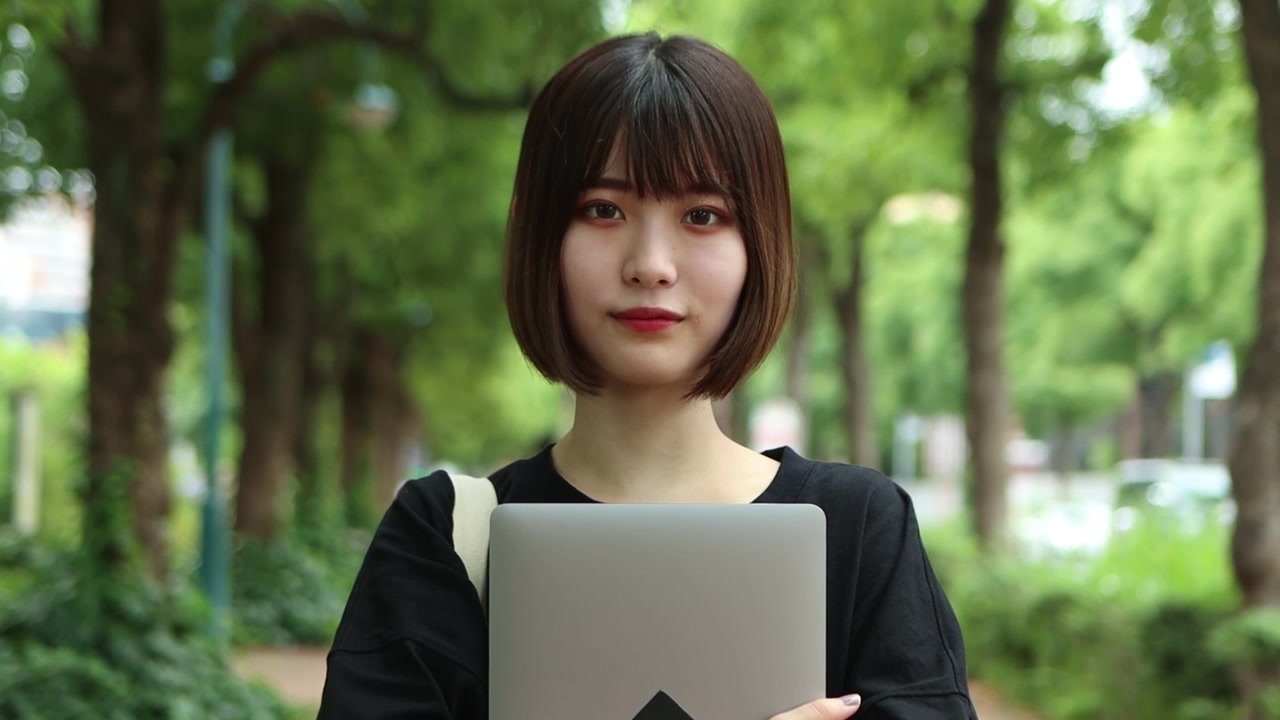 詳情圖-微笑的年輕亞洲婦女肖像