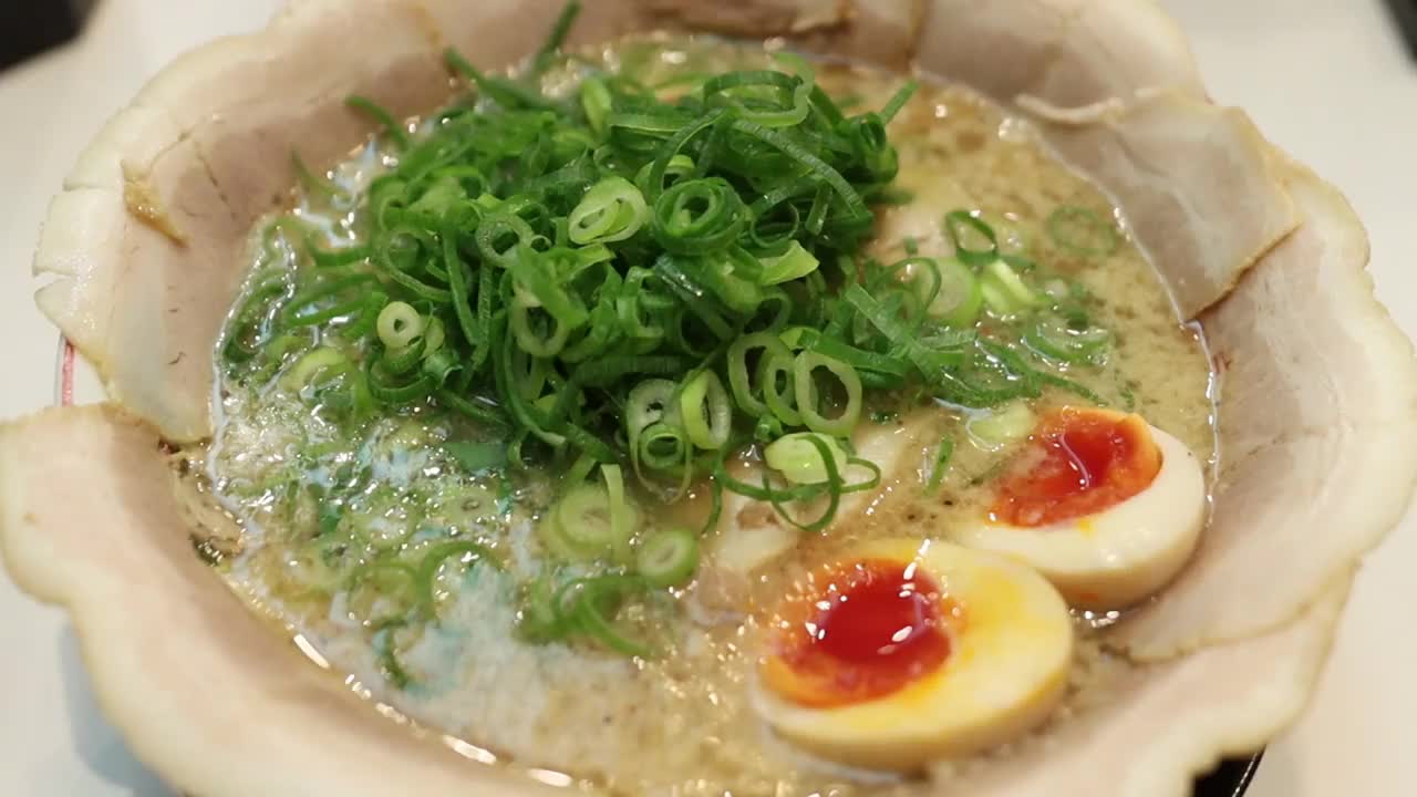 日本的Tonkotsu窗户
