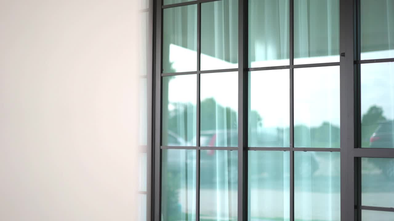 家门口的滑动门