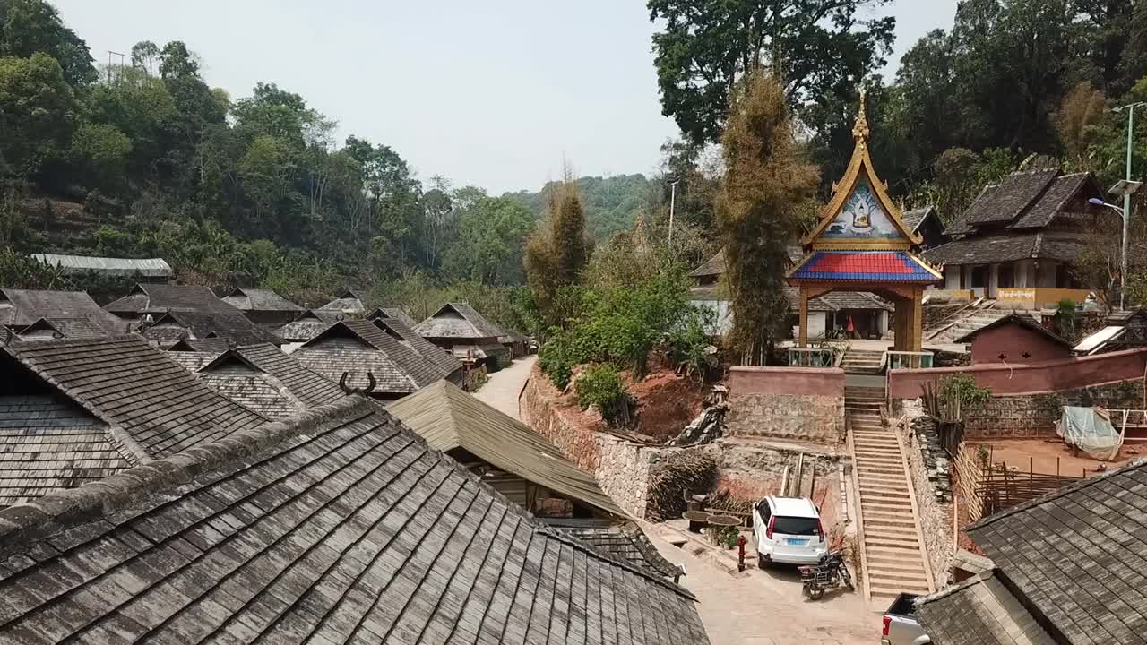 云南中国少数民族传统历史村鸟瞰图。
