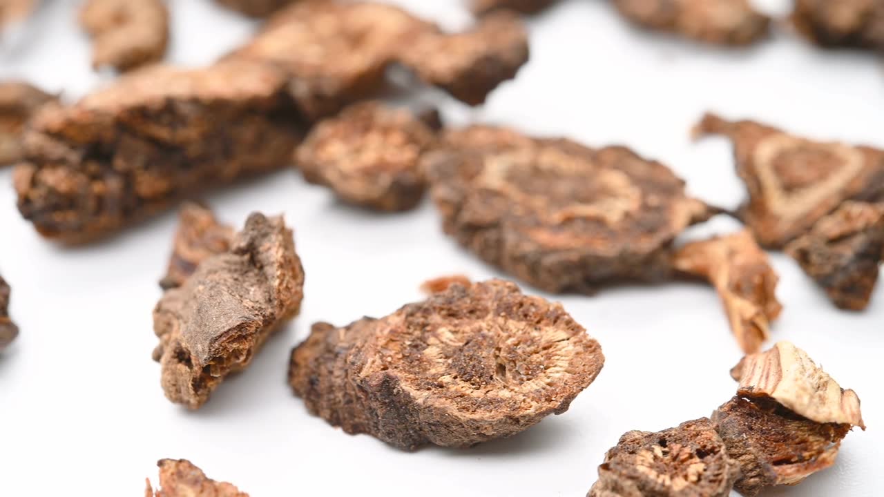 詳情圖-角度觀察中藥強活或黃芪根或切黃芪根旋轉(zhuǎn)