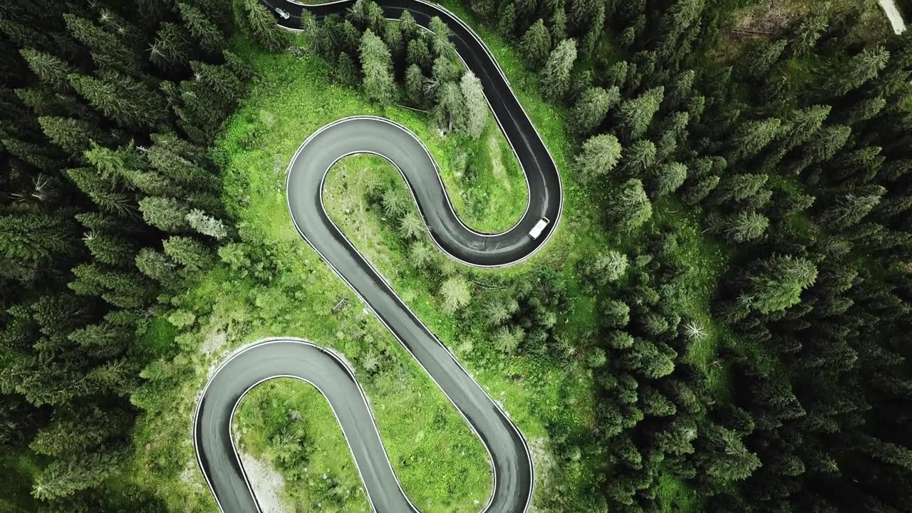 詳情圖-在蜿蜒的白云石路上