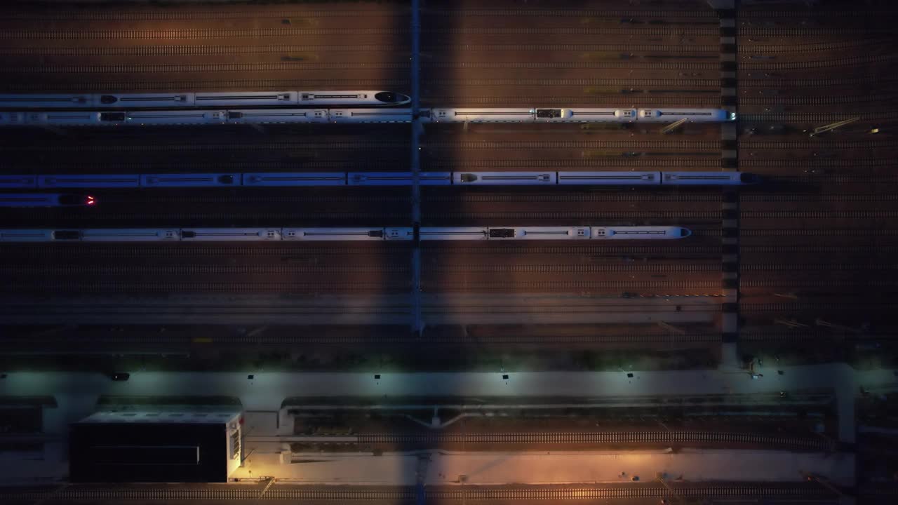 高鐵夜景鳥瞰圖
