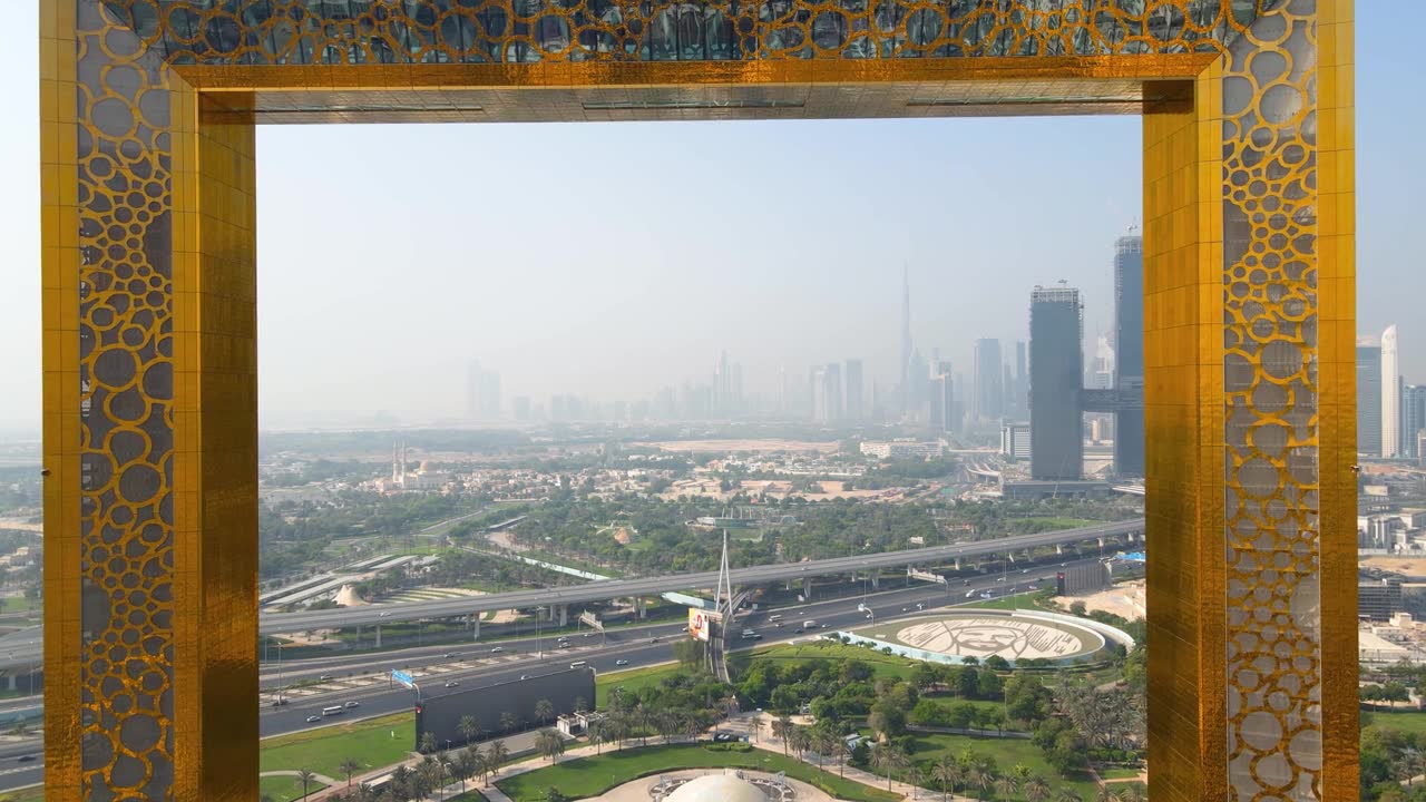 详情图-迪拜框架鸟瞰图，市中心的天际线上升在阿拉伯联合酋长国