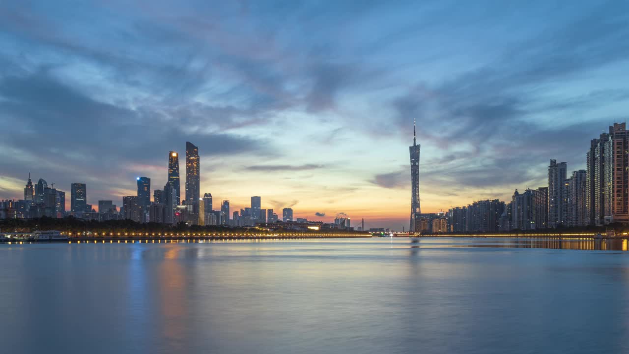 T/L MS ZI广州城市天际线时间推移在日出时间。中国广东省广州市