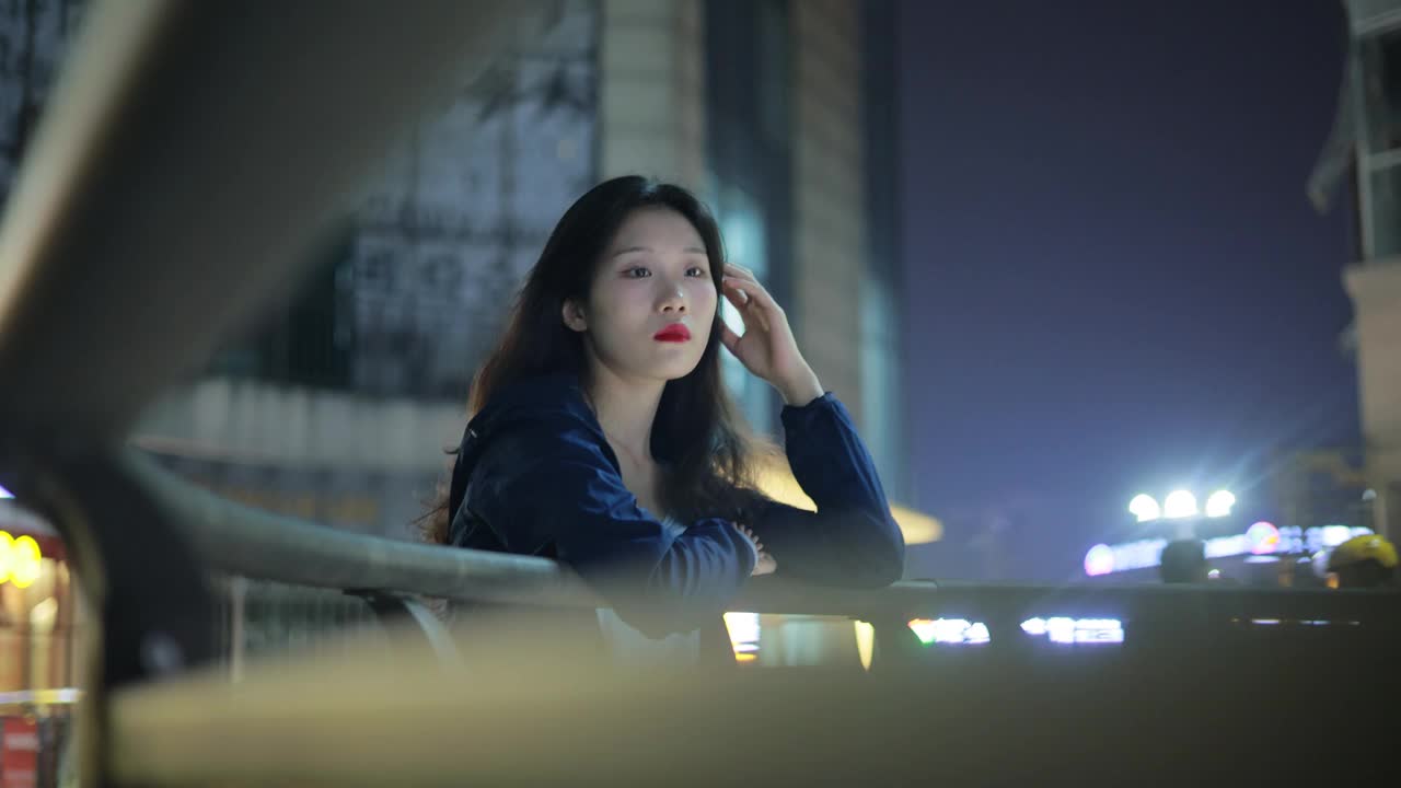 少女的情绪压力