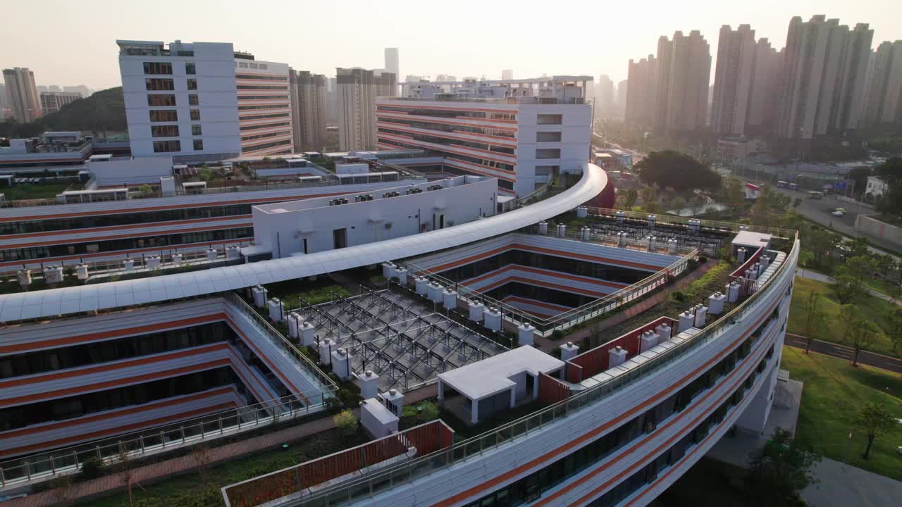 城市医院屋顶鸟瞰图