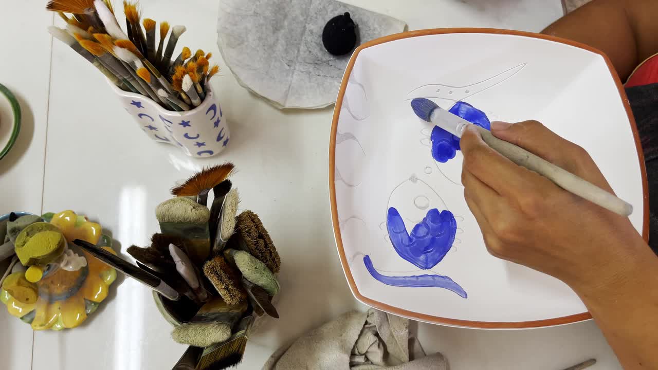 在陶瓷车间工作