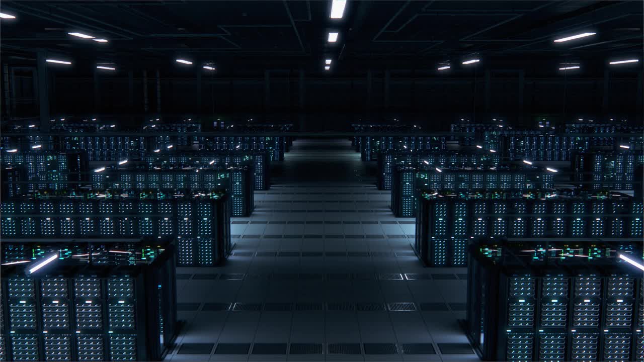 现代数据技术中心服务器机架在暗室工作。物联网概念，大数据保护，存储，加密货币农场，云计算。