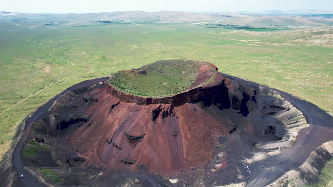 中国大草原和死火山的鸟瞰图