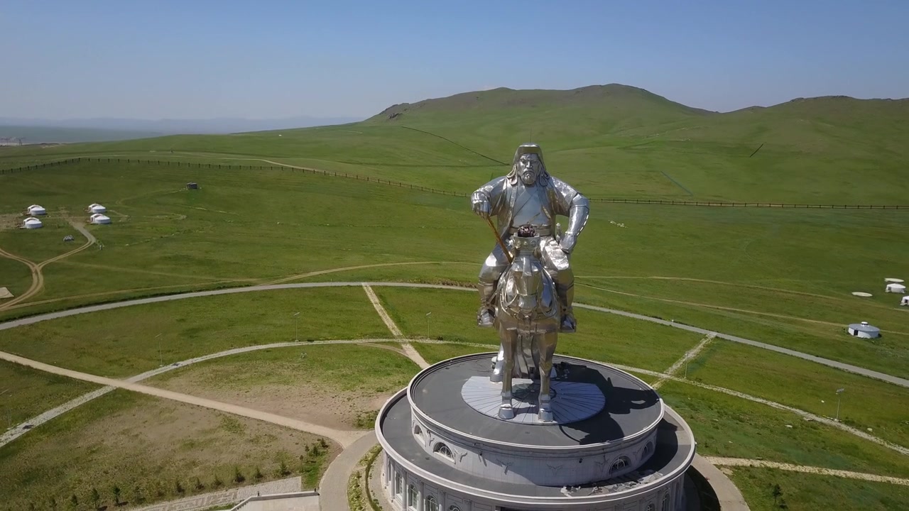 详情图-乌兰巴托。2019年7月15日，蒙古。乌兰巴托的成吉思汗纪念碑