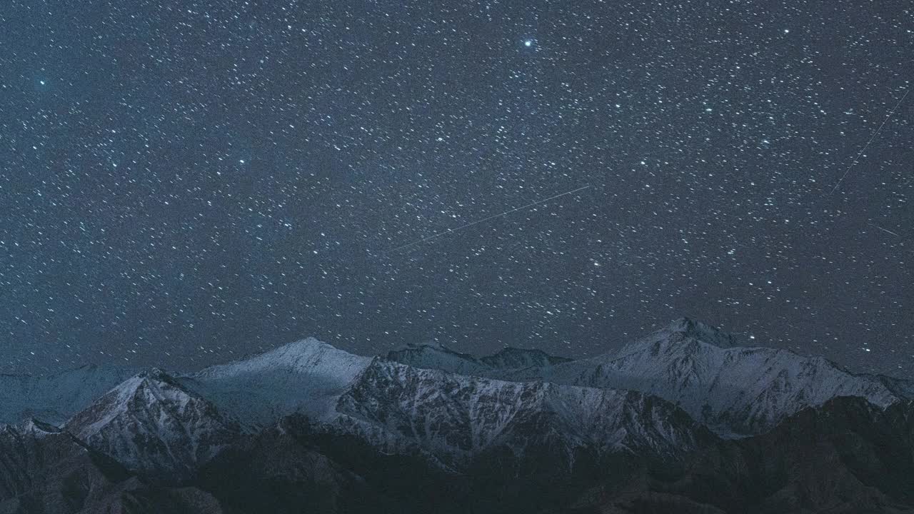 T/L雪山夜景