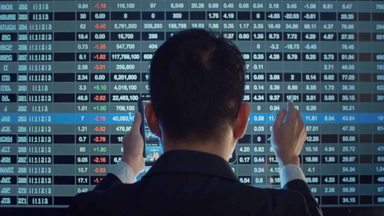 詳情圖-商人分析股票策略市場