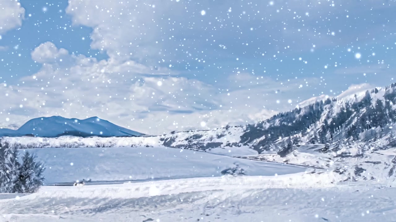 詳情圖-冬天的仙境和下雪的圣誕風(fēng)景。冰封的湖在雪山和樹(shù)木覆蓋的雪作為假日的背景